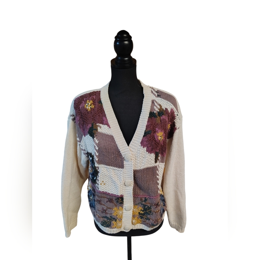 Vtg 80s/90s chunky knit Floral cottagecore cardigan sweater